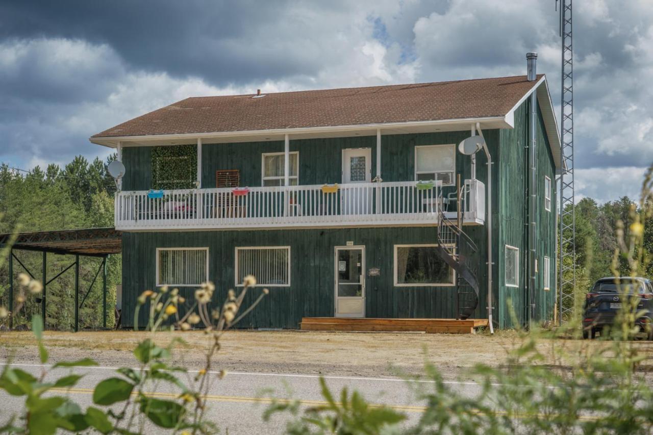 Vila Le Refuge Du Repaire Saint-Alexis-des-Monts Exteriér fotografie