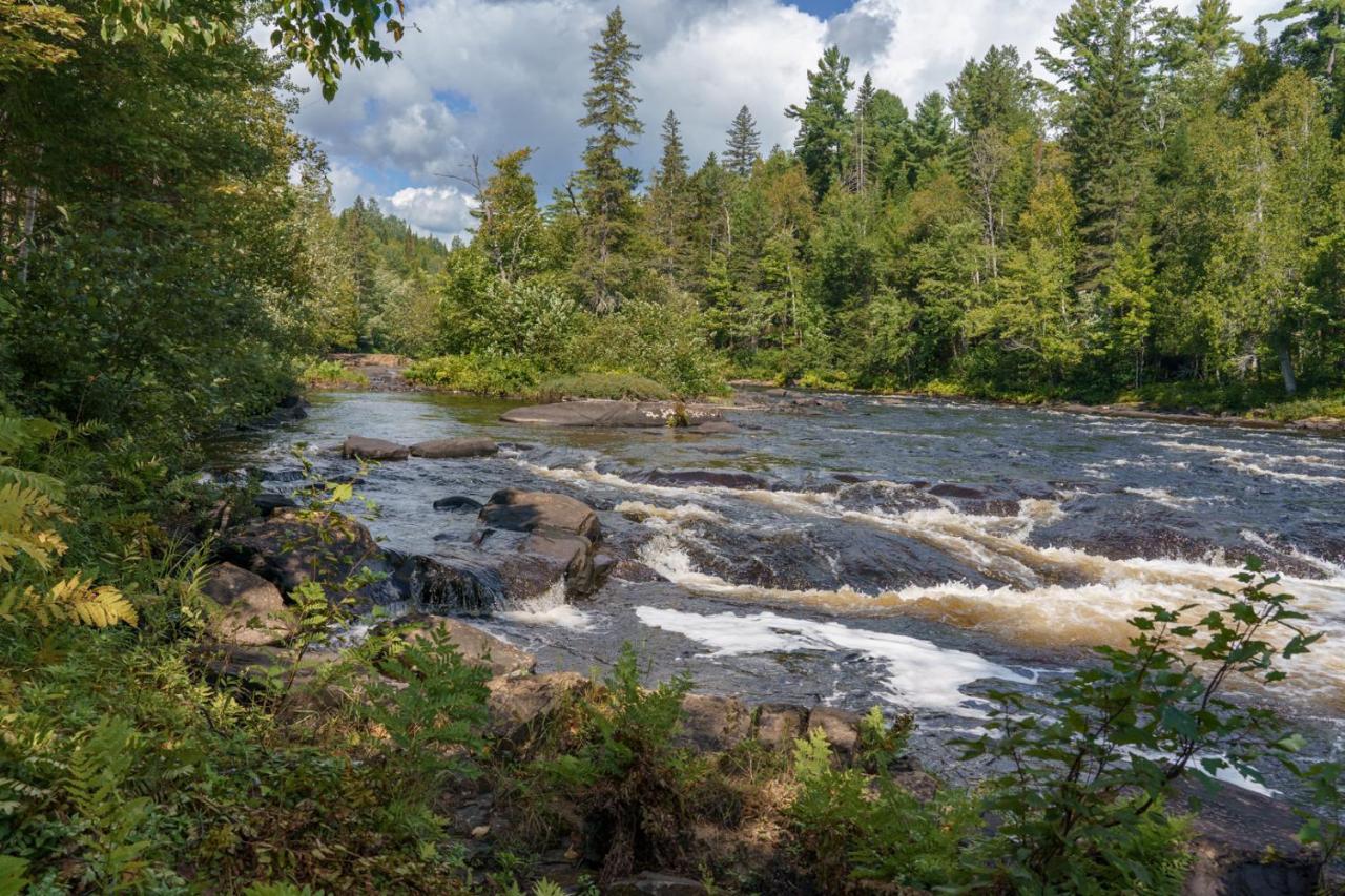 Vila Le Refuge Du Repaire Saint-Alexis-des-Monts Exteriér fotografie